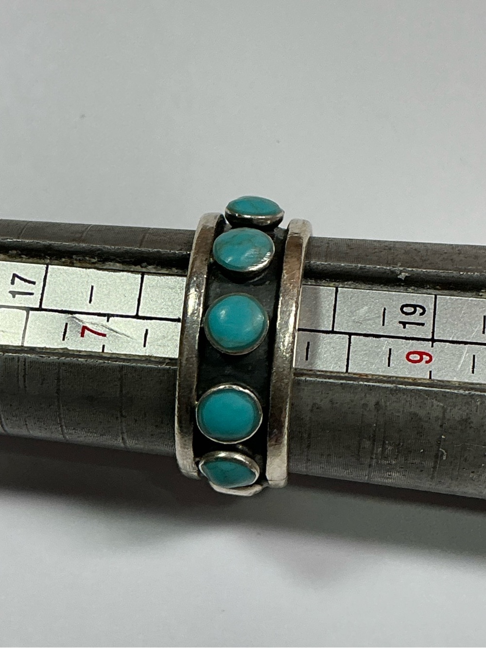 Sterling Silver Turquoise & Plain Raised Nubs. Size 8.25